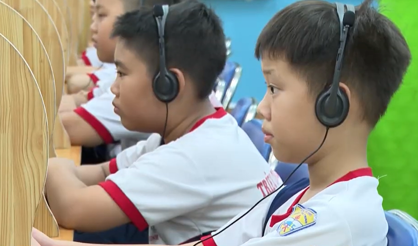 TP. HỒ CHÍ MINH PHẤN ĐẤU XÂY DỰNG NGÀNH GIÁO DỤC VÀ ĐÀO TẠO HIỆN ĐẠI, VƯƠN TẦM KHU VỰC VÀ THẾ GIỚI
